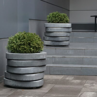 Betonowe donice idealne na schody