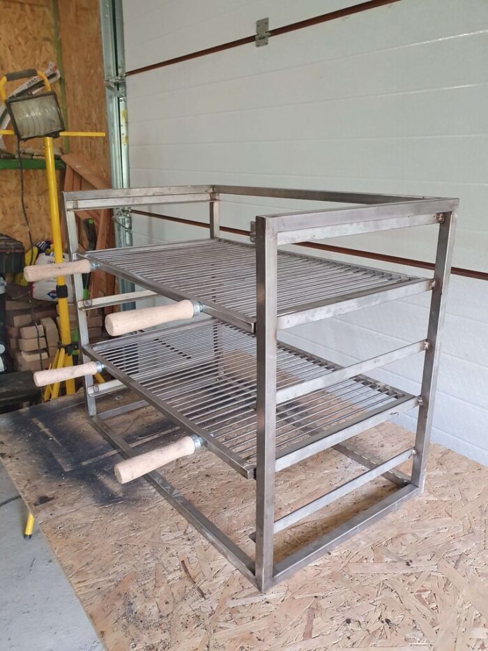 Stalowe wkłady i ruszta do grilli – wykonane na wymiar (8) Stalowe wkłady i ruszta do grilli – wykonane na wymiar (8)