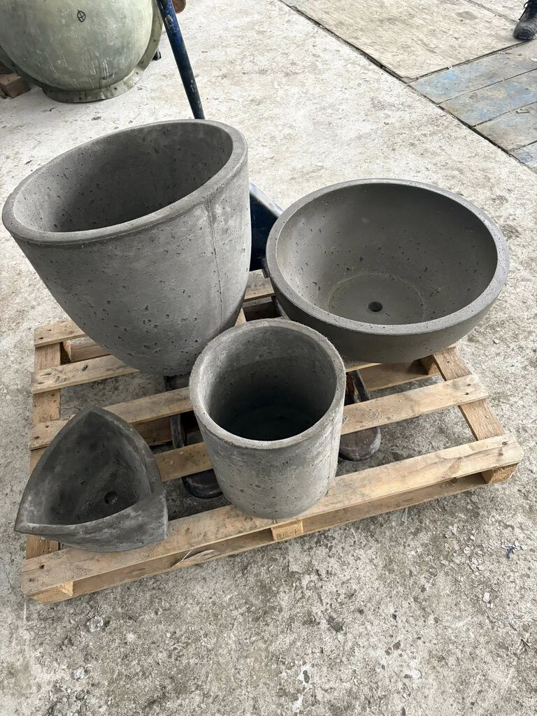 Donice z betonu architektonicznego gotowe na wiosnę w Twoim ogrodzie