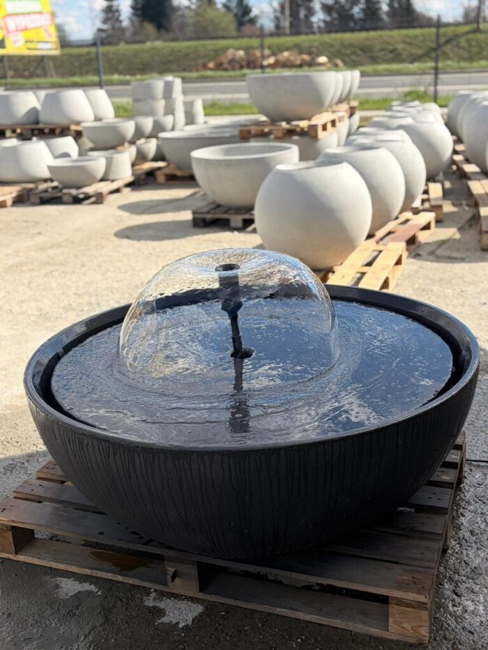 Betonowa fontanna Vienna XL (3) Betonowa fontanna Vienna XL (3)