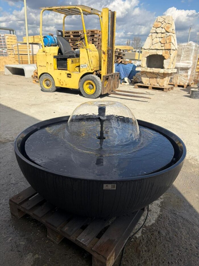 Betonowa fontanna Vienna XL (4) Betonowa fontanna Vienna XL (4)