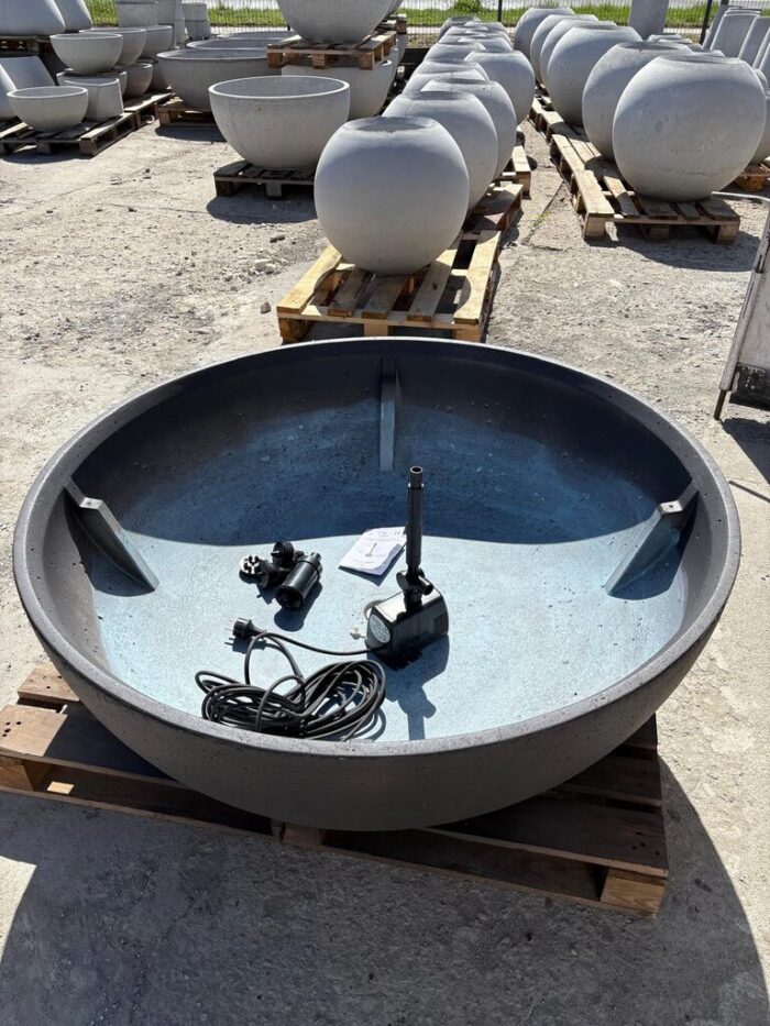 Betonowa fontanna Vienna XL (6) Betonowa fontanna Vienna XL (6)